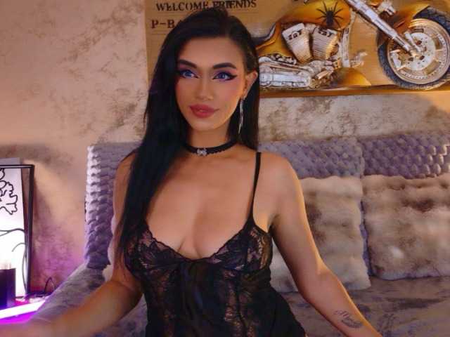 Amynaxxx live cam on BongaCams