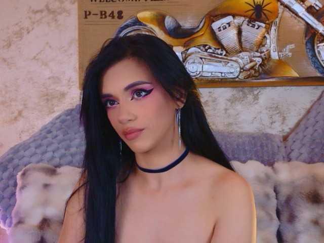 Amynaxxx live cam on BongaCams