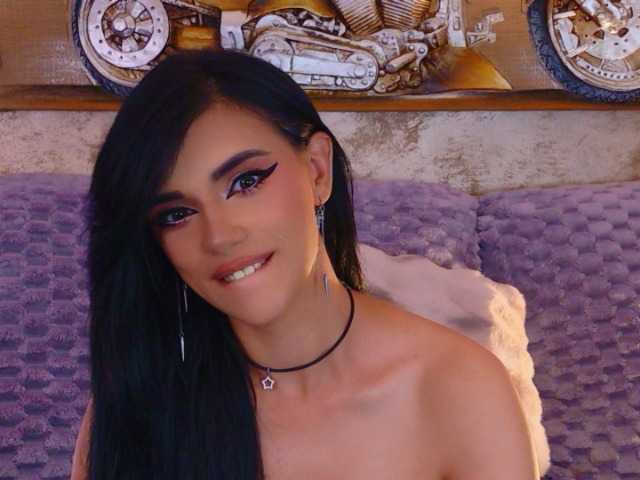 Amynaxxx live cam on BongaCams