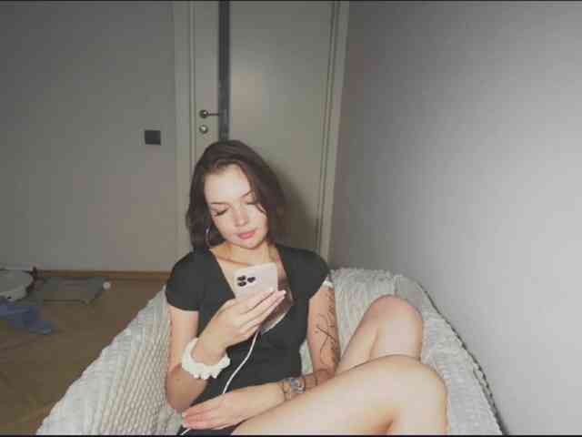 MissNelly webcam