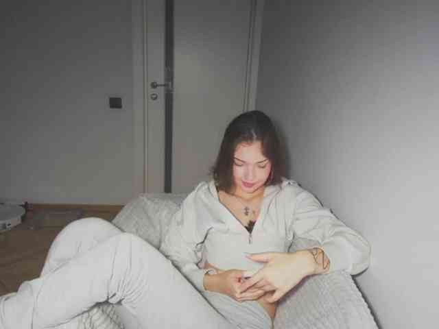 MissNelly webcam