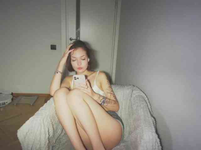 MissNelly webcam