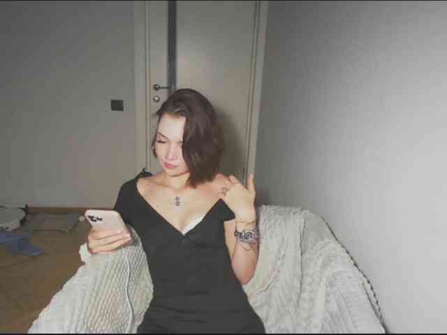 MissNelly webcam