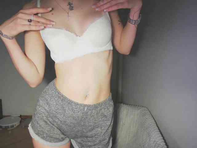 MissNelly webcam