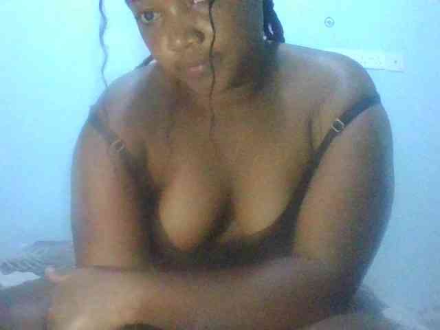 Pretty005 webcam