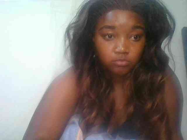 Pretty005 webcam