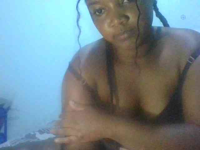 Pretty005 webcam