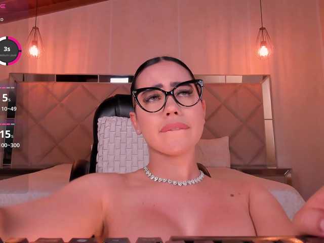 SabrinaMontclair live cam on BongaCams