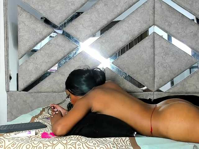 LaReinaDelSur0 live cam on BongaCams