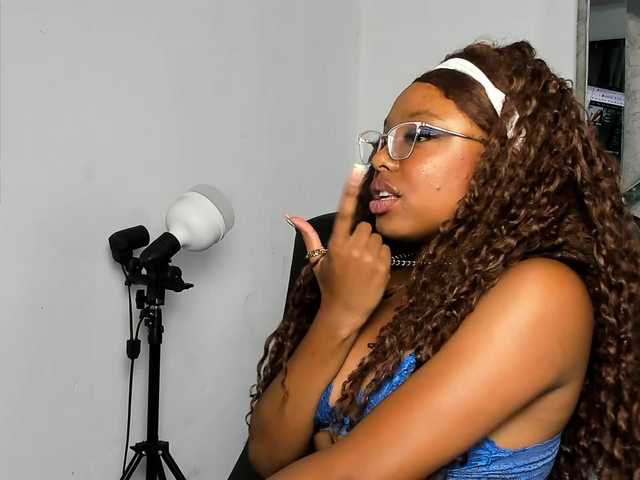 LaReinaDelSur0 live cam on BongaCams