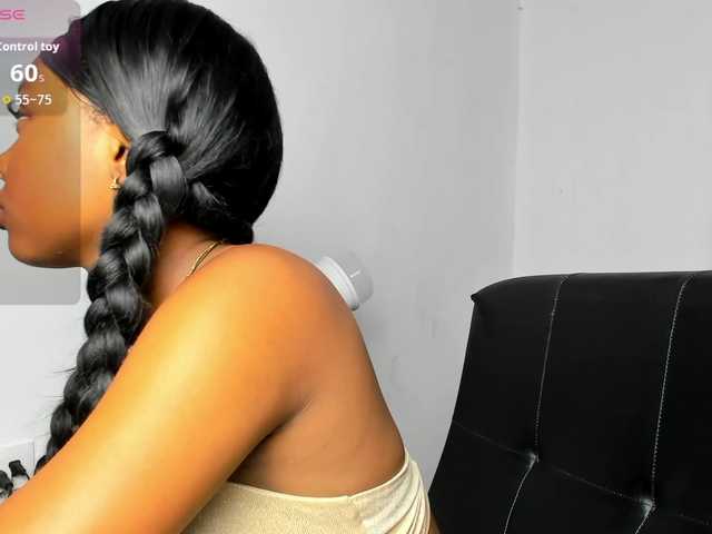 LaReinaDelSur0 live cam on BongaCams