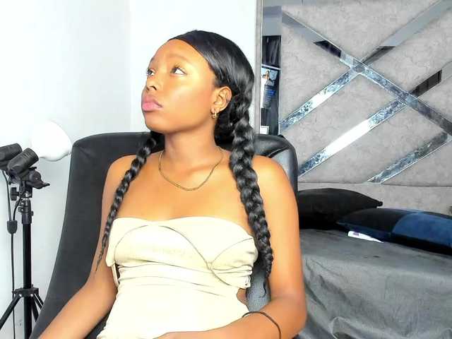 LaReinaDelSur0 live cam on BongaCams