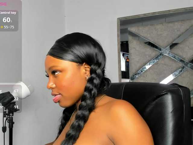 LaReinaDelSur0 live cam on BongaCams