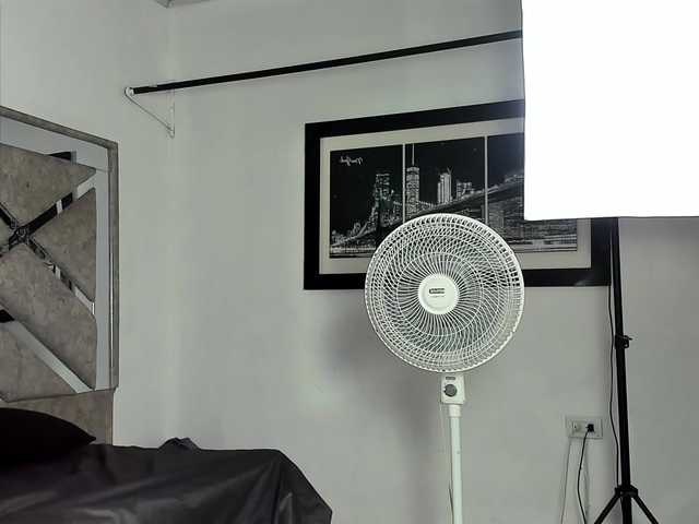 LaReinaDelSur0 live cam on BongaCams