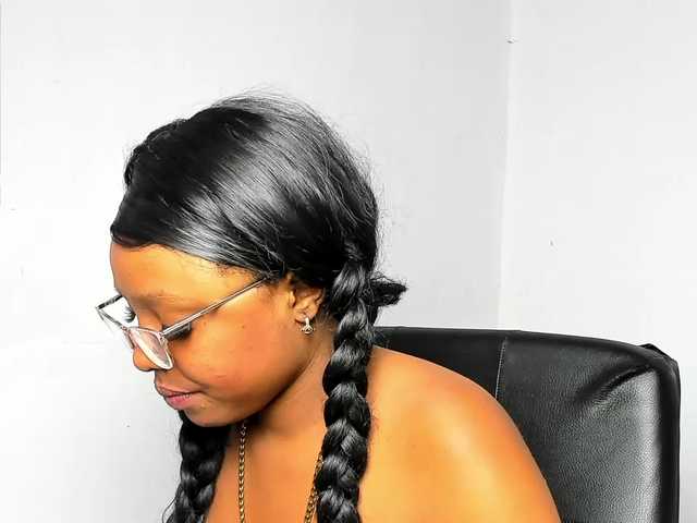LaReinaDelSur0 live cam on BongaCams