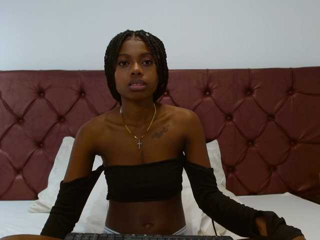 AmaraBennett live cam on BongaCams
