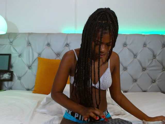 AmaraBennett live cam on BongaCams