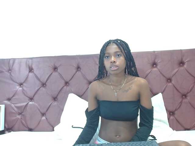 AmaraBennett live cam on BongaCams