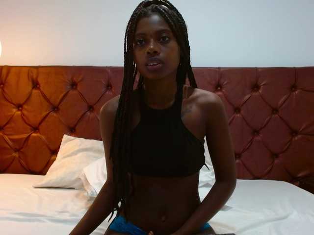 AmaraBennett live cam on BongaCams