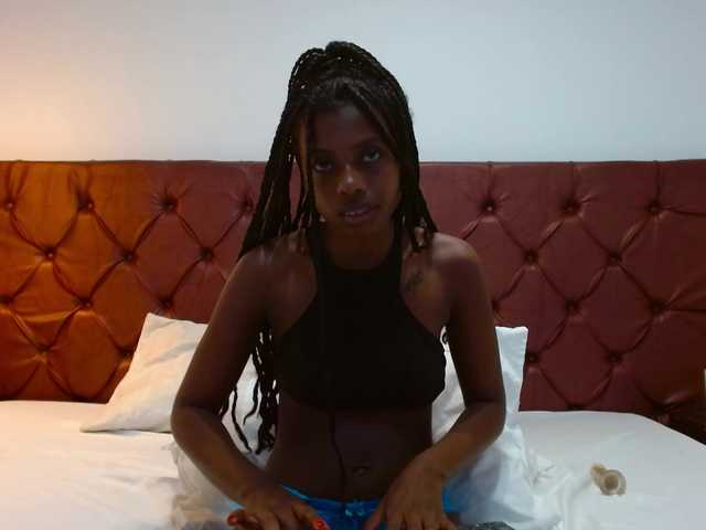 AmaraBennett live cam on BongaCams