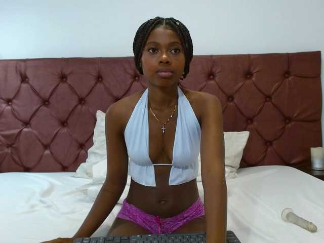 AmaraBennett live cam on BongaCams