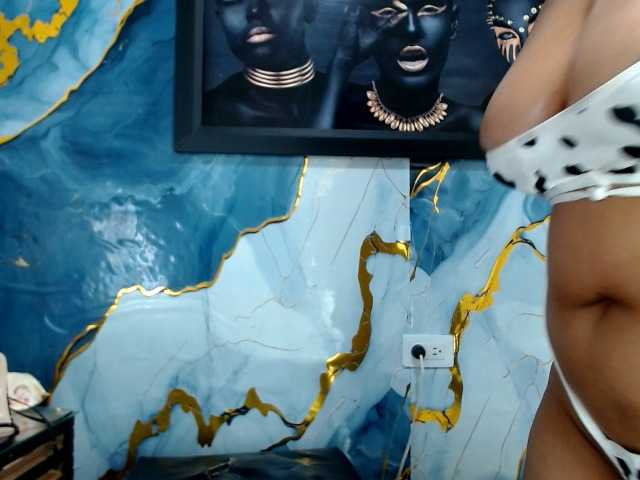 Yasmine-Tapias live cam on BongaCams
