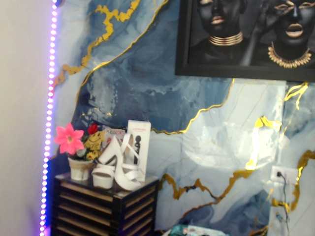 Yasmine-Tapias live cam on BongaCams