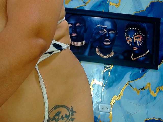 Yasmine-Tapias live cam on BongaCams