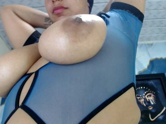 Yasmine-Tapias, live now on BongaCams
