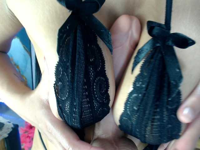 Yasmine-Tapias live cam on BongaCams