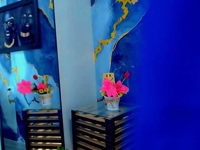 Yasmine-Tapias live cam on BongaCams