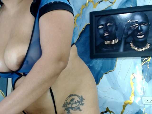 Yasmine-Tapias live cam on BongaCams