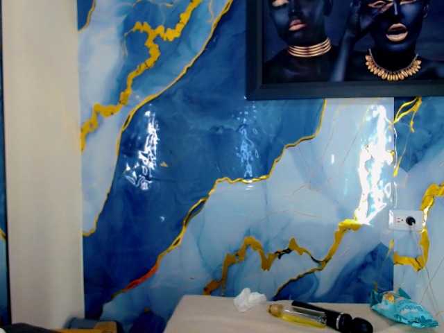 Yasmine-Tapias live cam on BongaCams