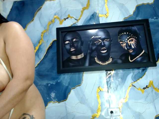 Yasmine-Tapias live cam on BongaCams