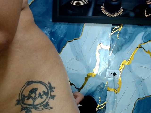 Yasmine-Tapias live cam on BongaCams