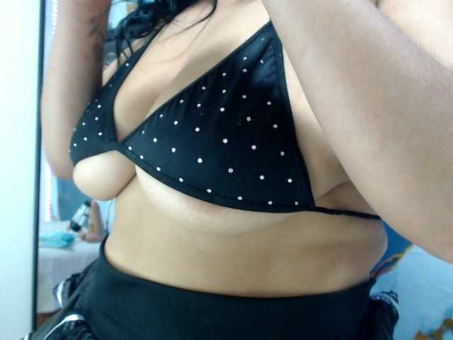 yasmine-tapias live sex show