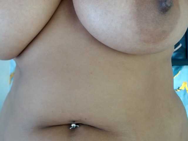 Yasmine-Tapias, live now on BongaCams