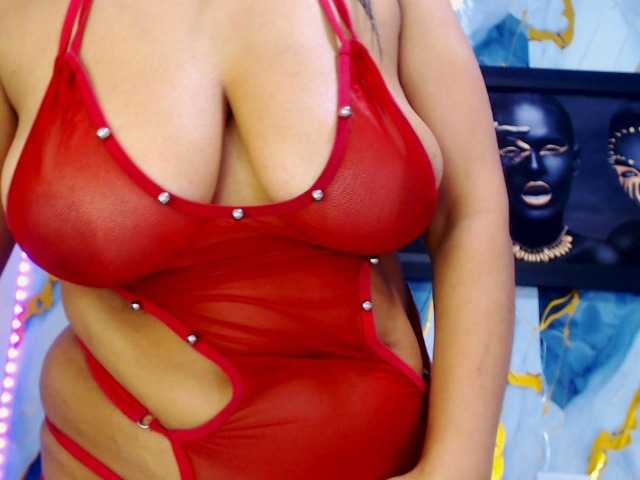 Yasmine-Tapias live cam on BongaCams