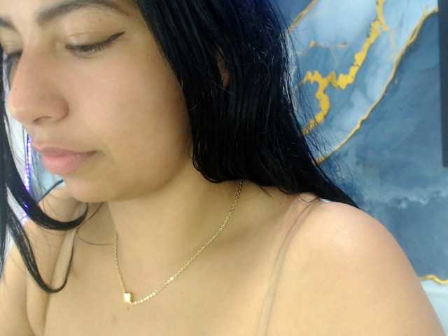 Yasmine-Tapias live cam on BongaCams