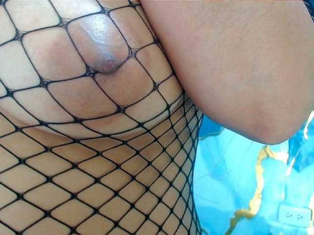 Yasmine-Tapias live cam on BongaCams