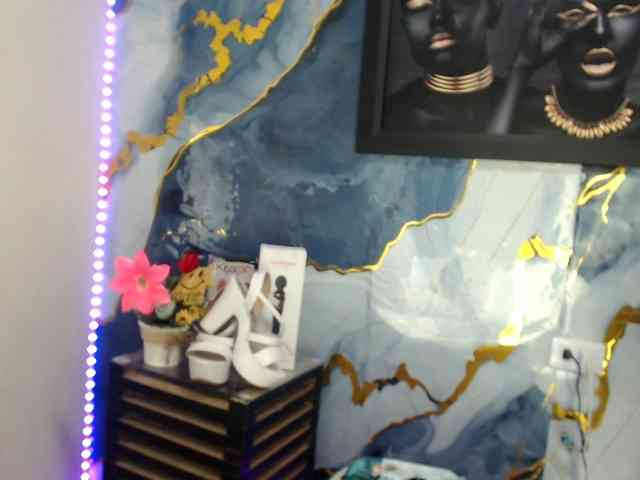 Yasmine-Tapias webcam