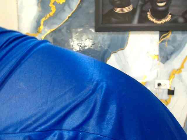 Yasmine-Tapias webcam