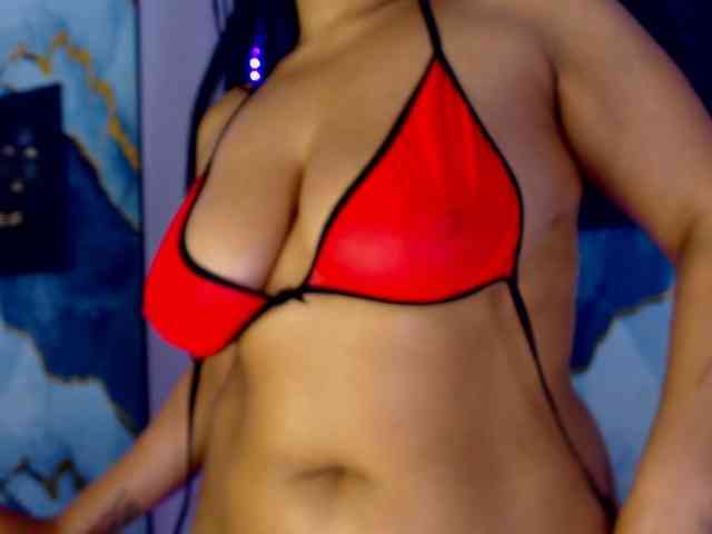Yasmine-Tapias webcam