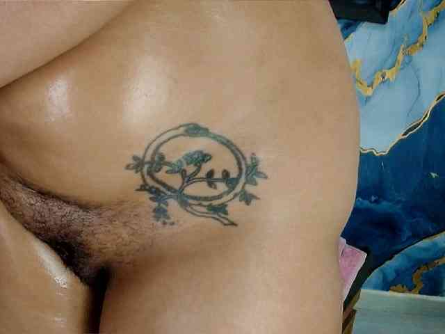 Yasmine-Tapias webcam