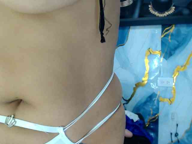 Yasmine-Tapias webcam