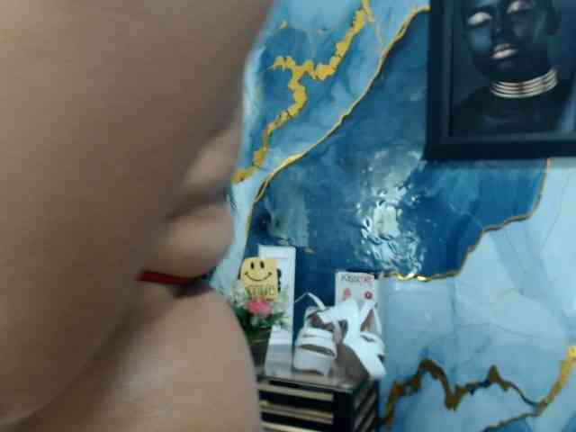Yasmine-Tapias webcam