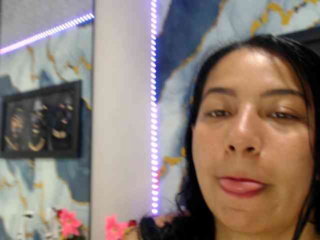 Yasmine-Tapias Yasmine-Tapias