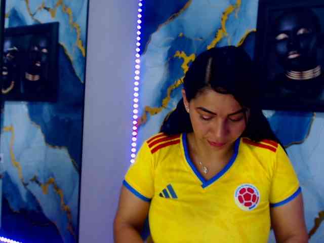 Yasmine-Tapias webcam