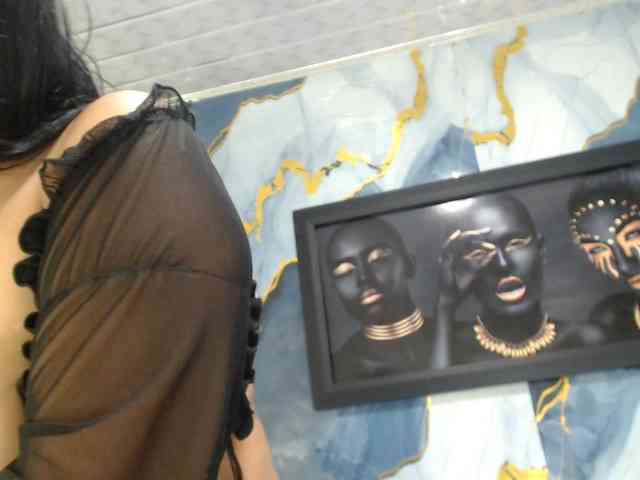 Yasmine-Tapias webcam