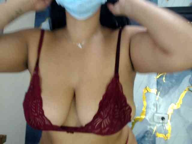 Yasmine-Tapias webcam